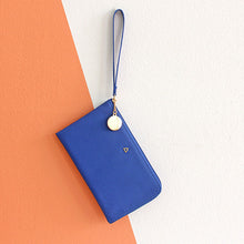 Load image into Gallery viewer, THE BASIC Prism Strap Wallet Blue
