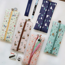 Load image into Gallery viewer, Willow V.4 Zipper Pencil Case Mint Tea
